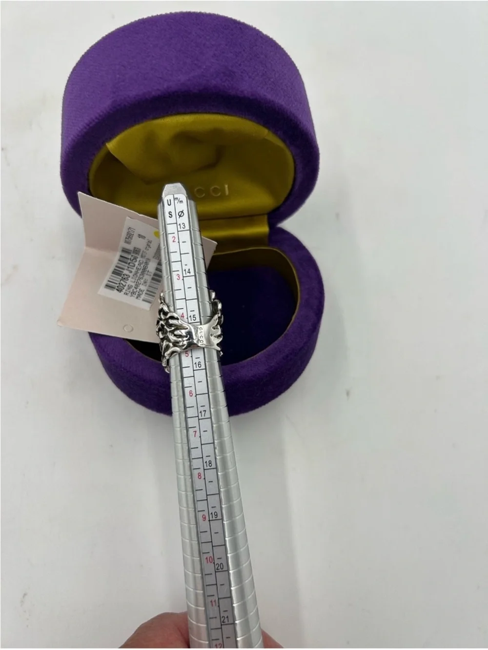 Unisex Gucci, silver Lionhead ring with green crystal in mouth size 4.5